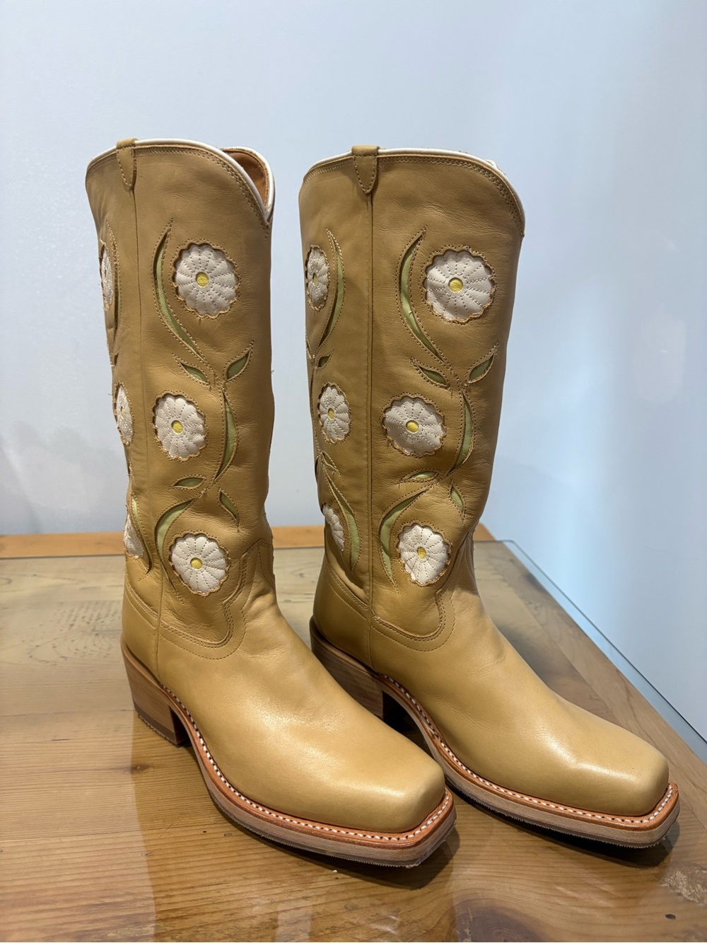 Tecovas The Charlie Bloom Pale Yellow  Floral Western Boots US 7